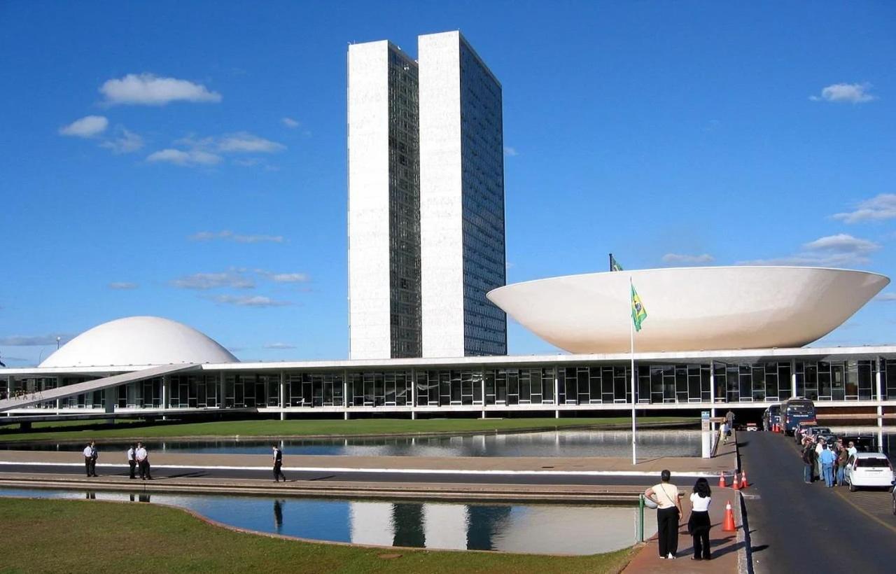 F1611 Em Asa Norte Apartamento *