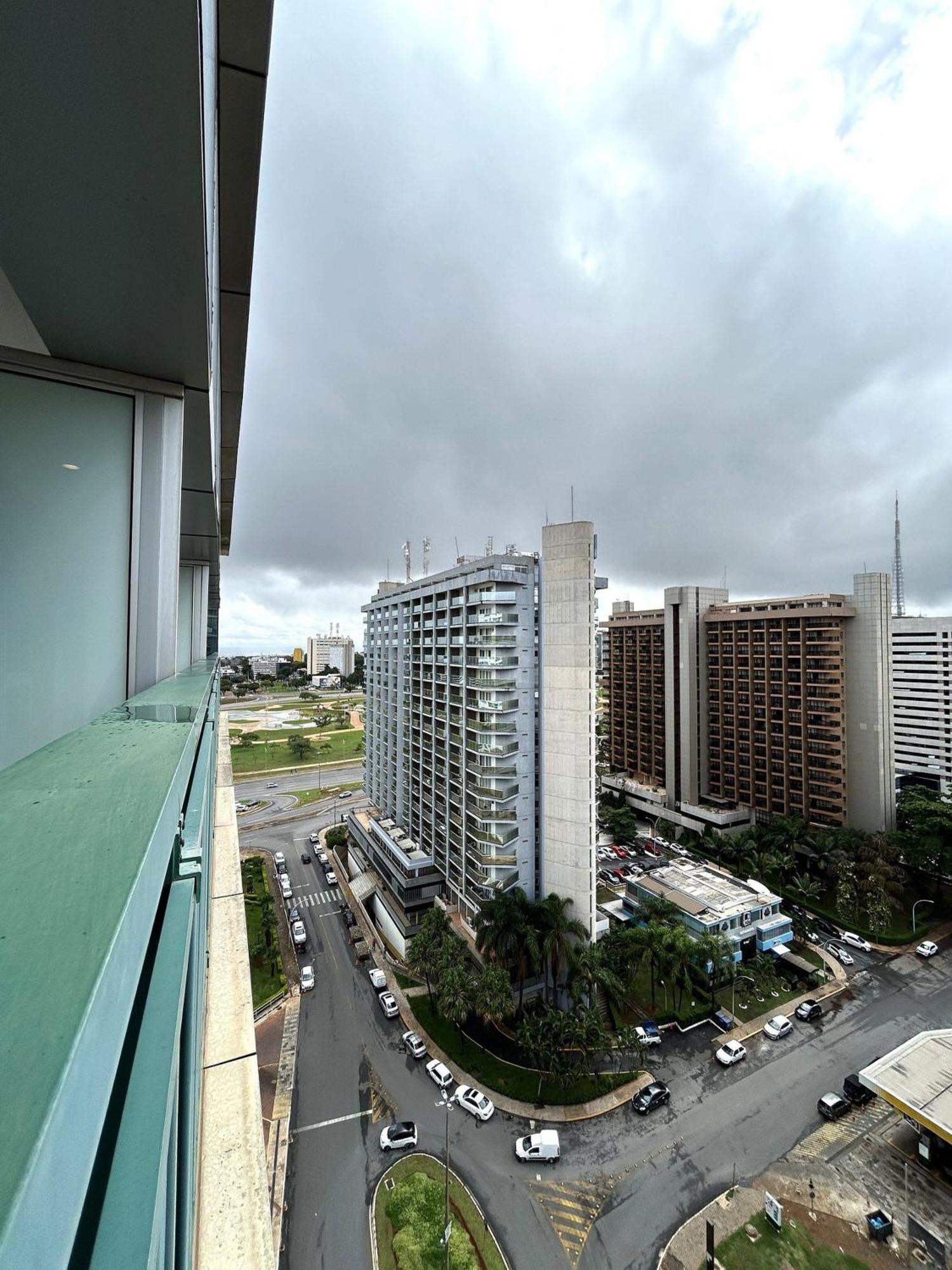 F1611 Em Asa Norte Apartamento *